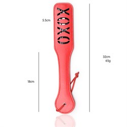 Шлепалка из ПВХ красная с надписью "XOXO" - фото 15491