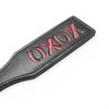 Шлепалка из ПВХ черная с надписью "XOXO" - фото 15498